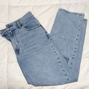 Abercrombie & Fitch Ultra High Rise Ankle Straight Jean